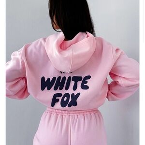 White fox sweatshirt. NWT. SIZE xxs/xs